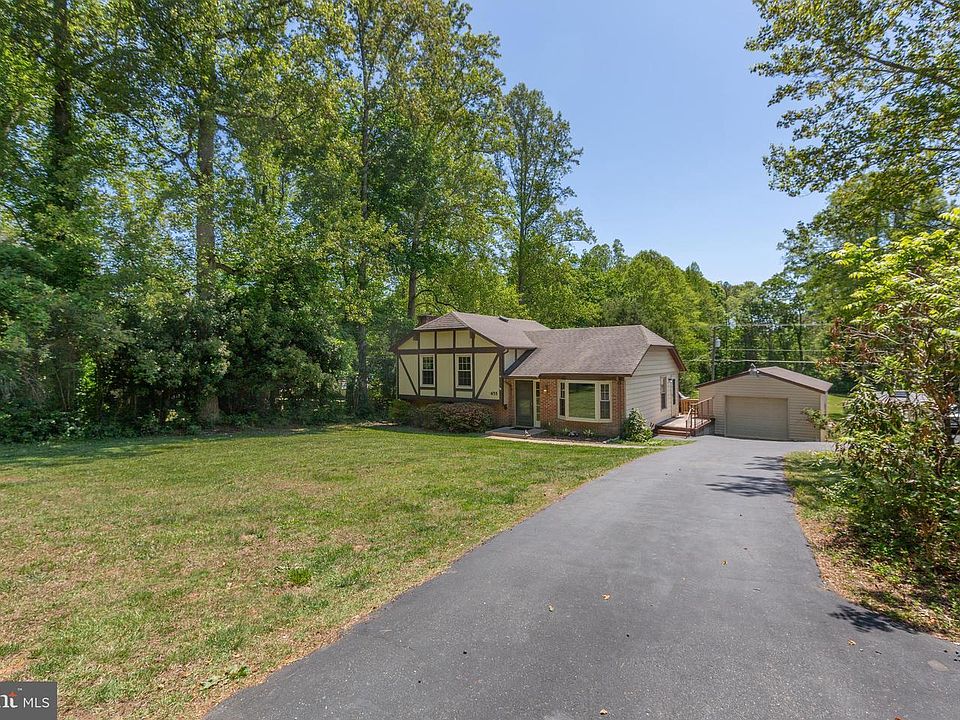 1st image of 655 Holly Corner Rd