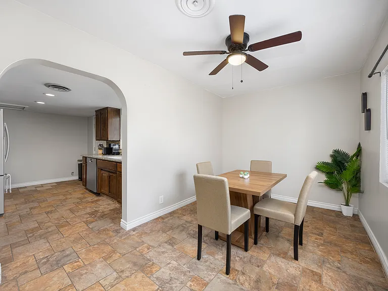2803 Hawthorne Ave #B — Photo 10