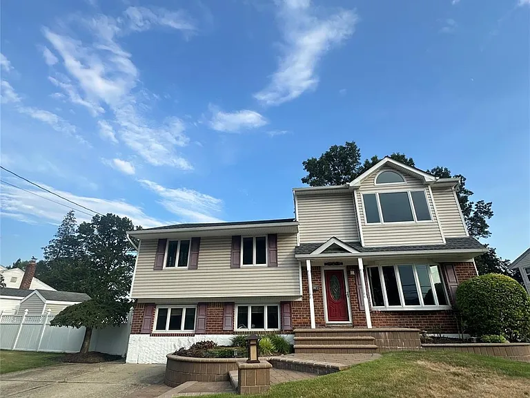 25 Cumberland Rd — Photo 1