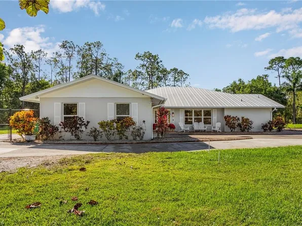 2950 Coach House Ln, Naples, FL 34105
