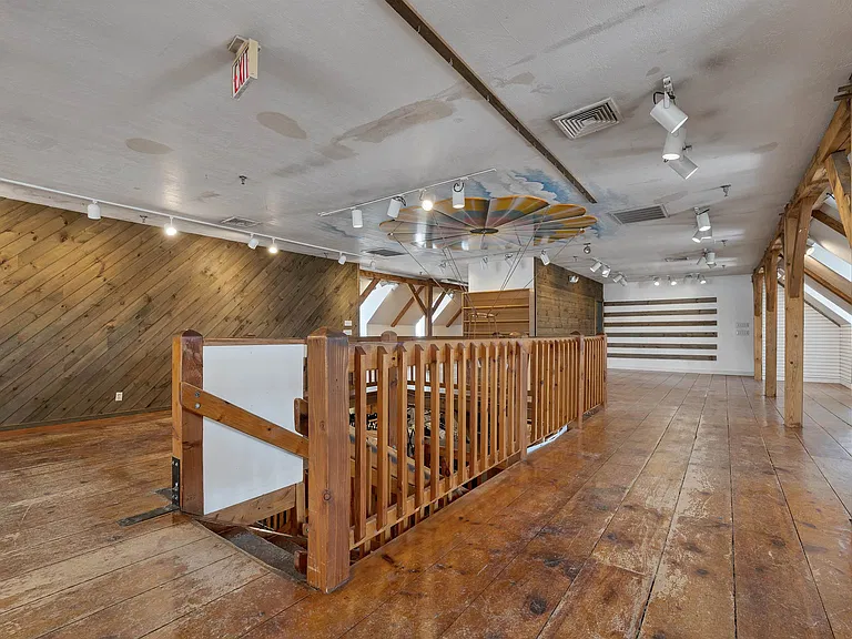 312 Daniel Webster Hwy — Photo 10