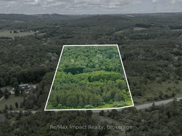 7538 Thompson Rd, Clarington, ON L0A 1E0