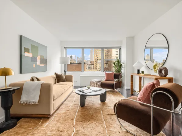 10 West 15th Street image 1 of 9