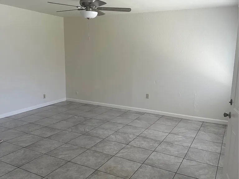 Karlsberg Cir — Photo 8