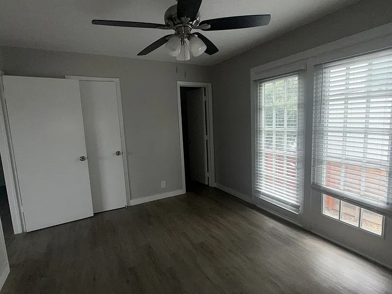 1660 Richmond Ave — Photo 20