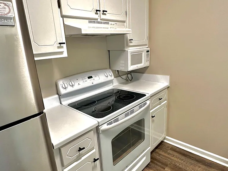 128 Commons Dr — Photo 11