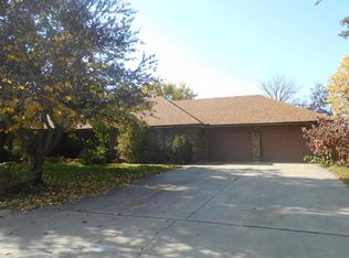715 S Cedar Lake Ct, Columbia, MO 65203