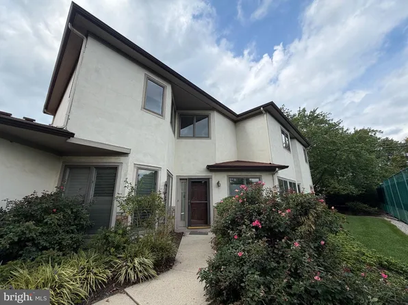 10 Jackie Dr, Lawrence Township, NJ 08648