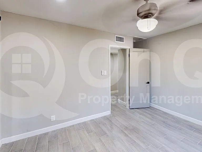 2714 E 21st St #A — Photo 11