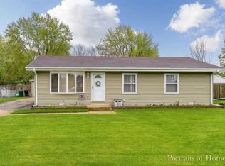 107 Mary St, Oswego, IL 60543