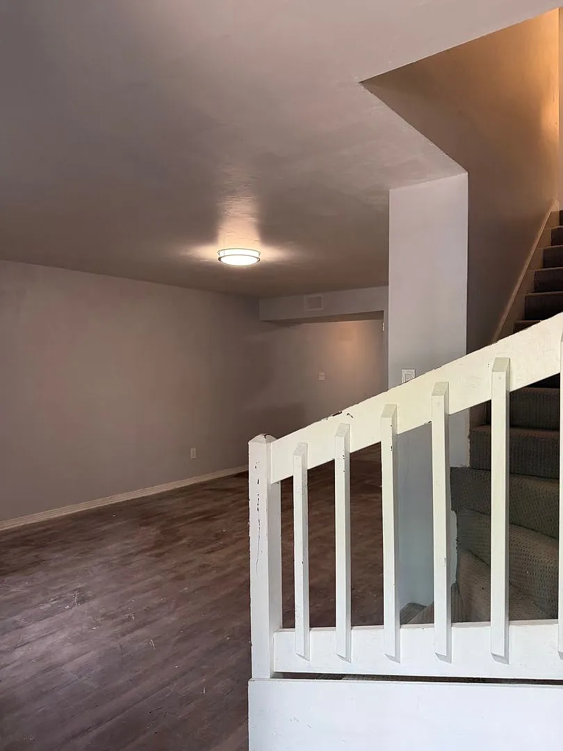 Move In Special!! Newly Renovated 2 Bed 1.5 Bath Townhome — Photo 4