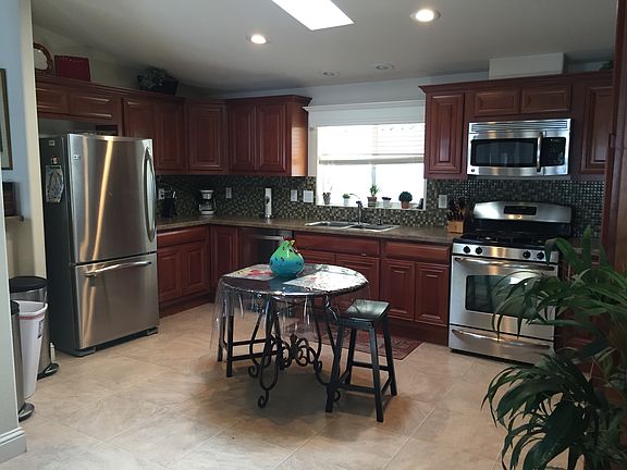 2nd image of 88 Goya Dr