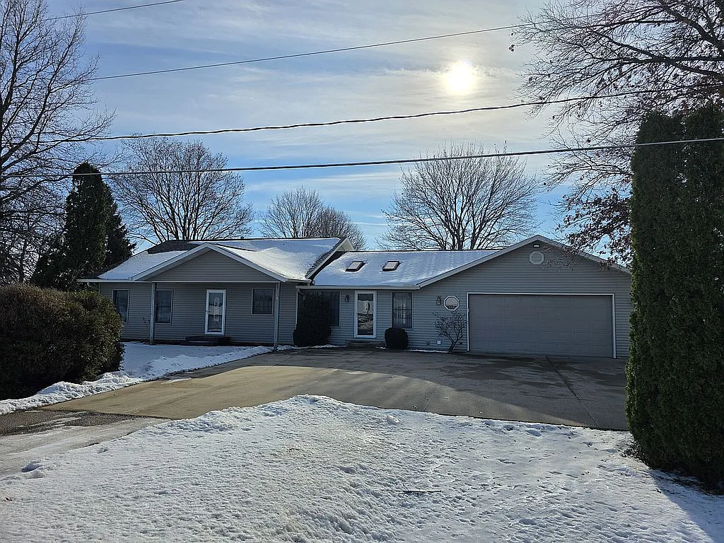 10093 Wolf Rd photo 1