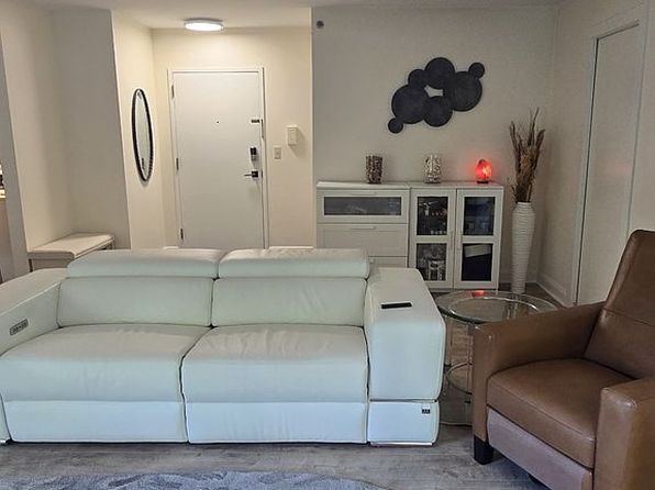 1704 N Park Dr APT 409