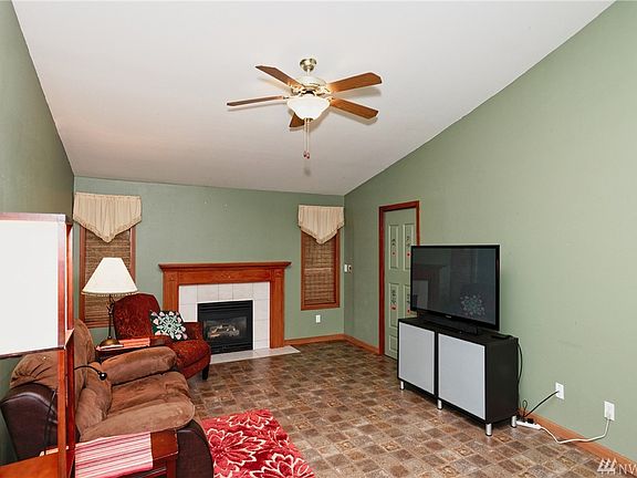 3rd image of 14814 92nd Ave E