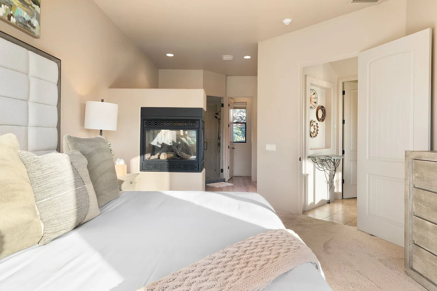 3 bed, 3.0 bath, 2497 sqft, $18,317 — Photo 4