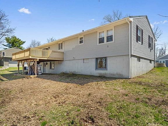 5th image of 77 Zenith Dr
