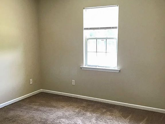 5th image of 668 Gardner Dr SE #B