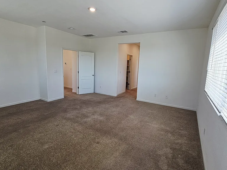 5444 Gallier Loop — Photo 33
