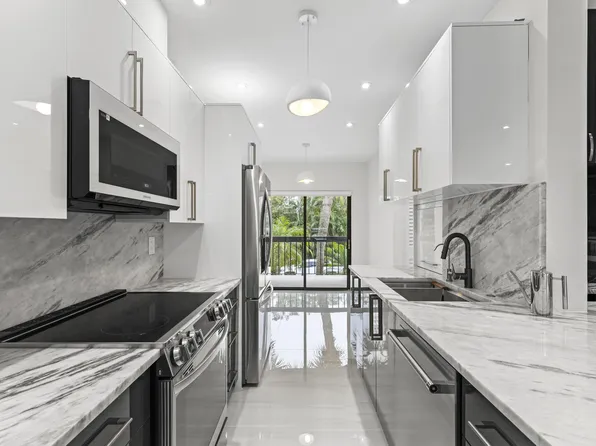 11311 Pond View C203 Drive #C203, Wellington, FL 33414