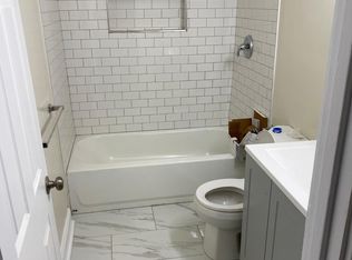 402 W 15th St, Chester, PA 19013