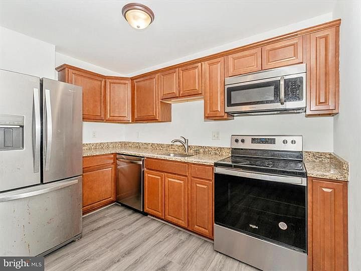 1st image of 4302 White Oak Ct