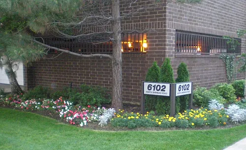 6102 N Sheridan Rd #204 Photo 1