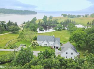 29 Mill Ln, Castine, ME 04421