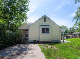 307 W 19th Ave, Bellevue, NE 68005