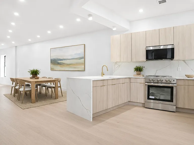 192 Flatbush Ave #2W — Photo 2