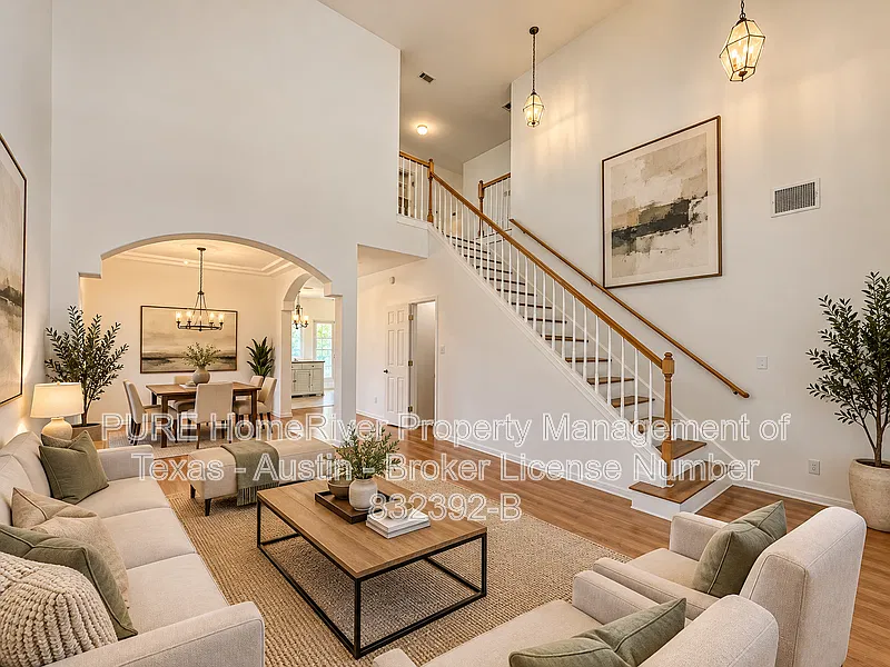 4 bed, 2.5 bath, 2288 sqft, $2,200 — Photo 4