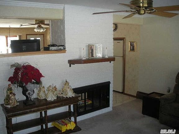 3rd image of 157 Cypress Ln W