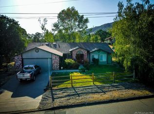 24221 Serra Pl, Tehachapi, CA 93561
