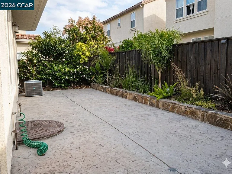 4241 Haro Loop — Photo 6