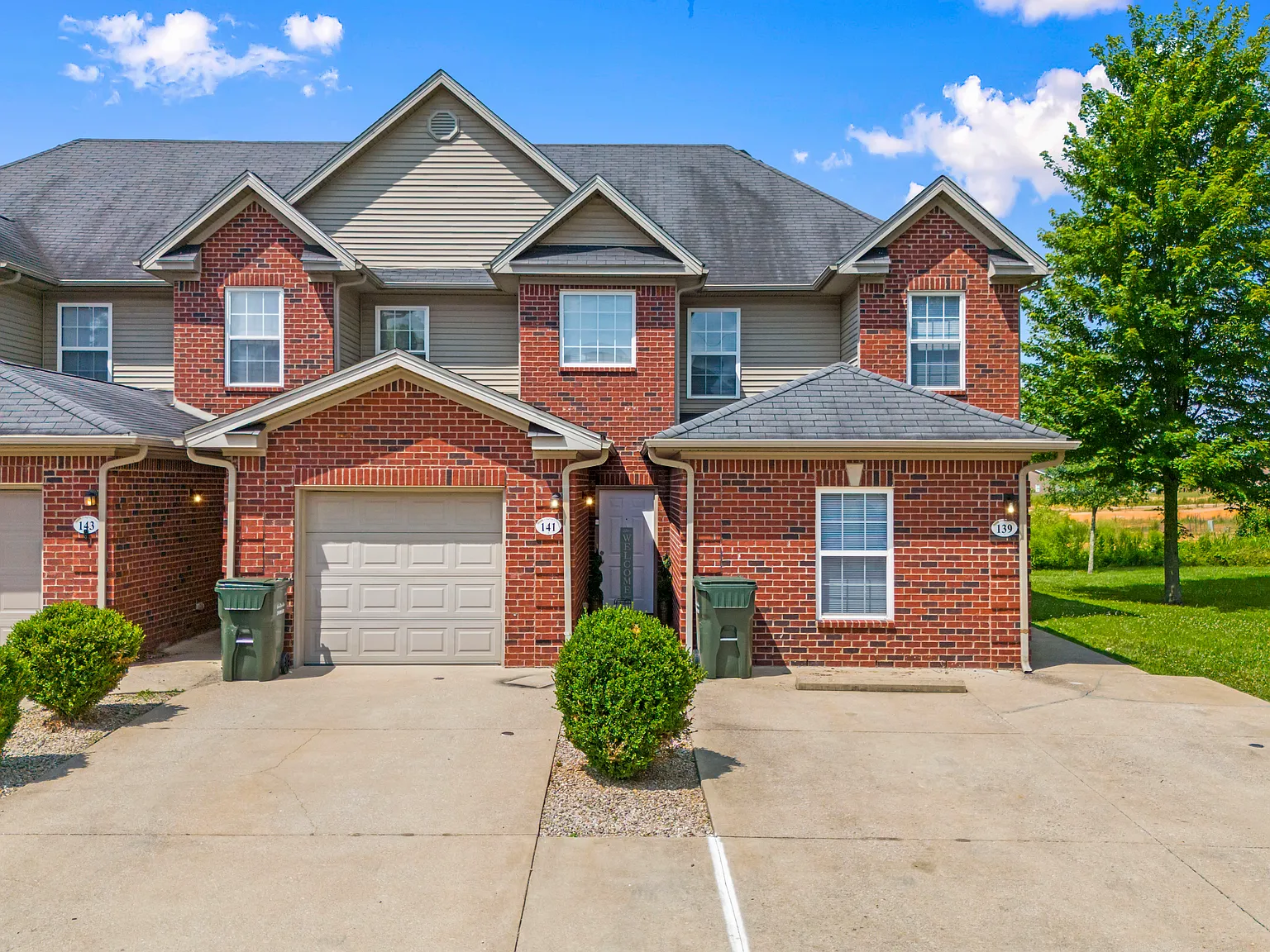 Pin Oak Villas Townhomes — Photo 1