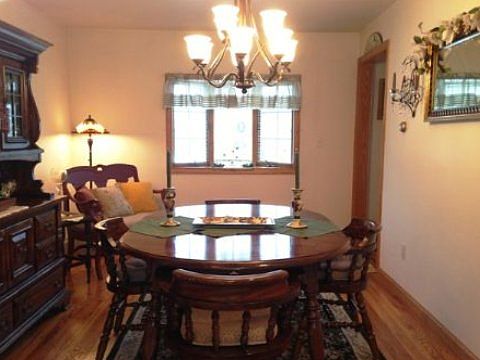 4th image of 56 Yorktown St
