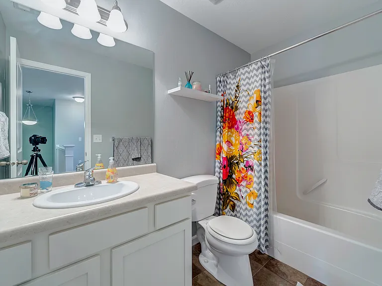 4253 N Cresthaven Ln — Photo 19