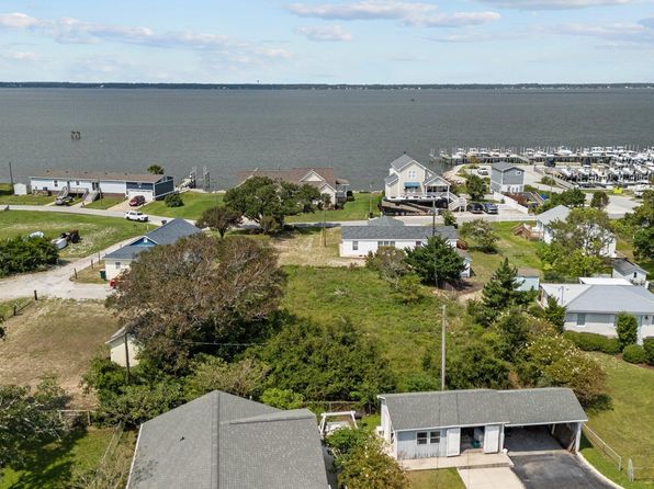 189 Shore Drive, Salter Path, NC 28512