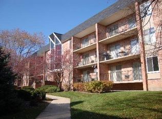 1041 Mill St #104, Naperville, IL 60563