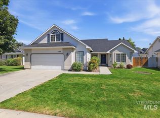 2100 E Harbour Grove Dr, Nampa, ID 83686