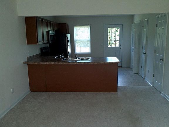 Living Room / Kitchen
