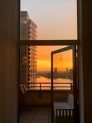 Rented by R New York | media 2