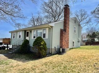 98 Maplewood Cir, Brockton, MA 02302