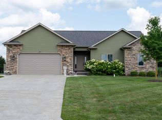 3900 S Elaine Dr, Warsaw, IN 46580