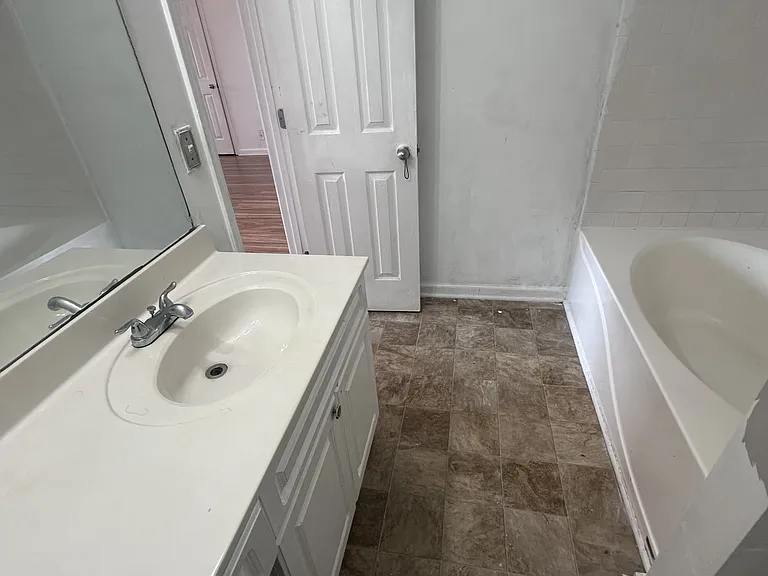 3001 Hamilton Church Rd #403 — Photo 18