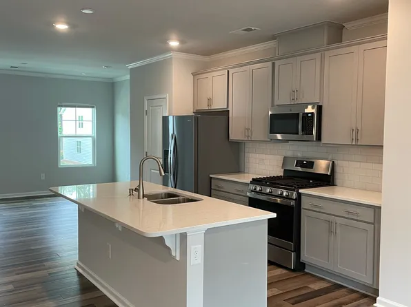 1835 Starlit Sky Ln, Cary, NC 27519