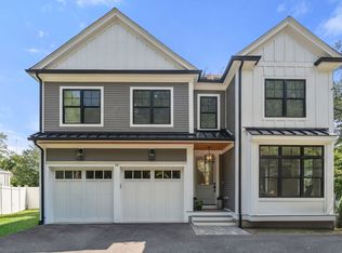 14 Hunnewell St, Needham, MA 02494