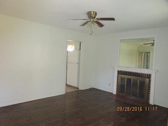 2nd image of 1361 Garden Dr