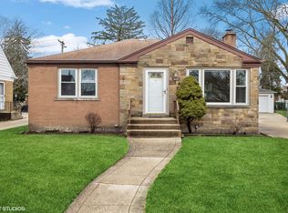 1872 Stratford Ave, Westchester, IL