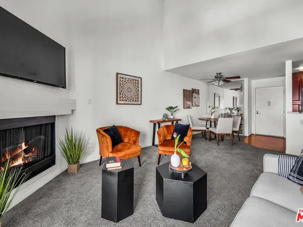 21520 Burbank Blvd APT 313, Woodland Hills, CA 91367